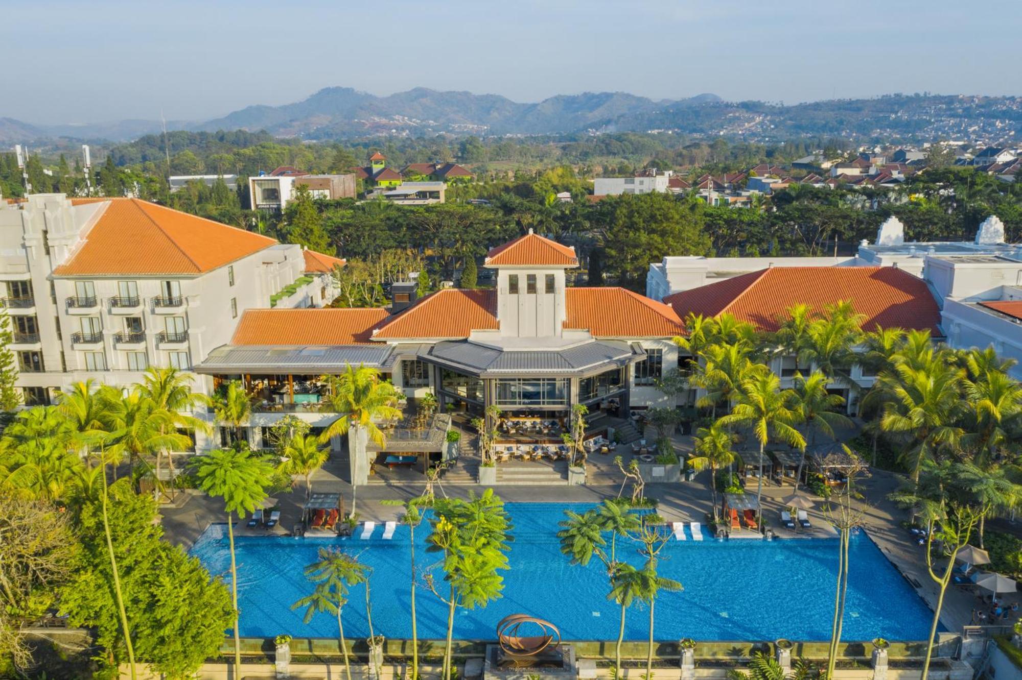 Mason Pine Hotel Bandung Padalarang Exterior photo