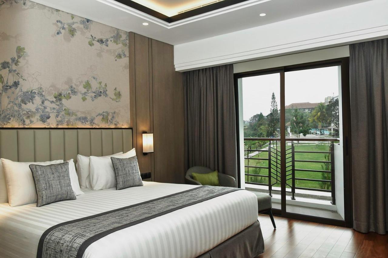 Mason Pine Hotel Bandung Padalarang Exterior photo